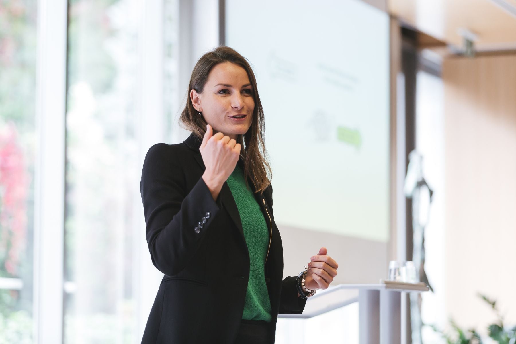 Sigmund Freud University - Ljubljana: Psihologija za vsakogar: Moj um. Me ovira ali podpira?